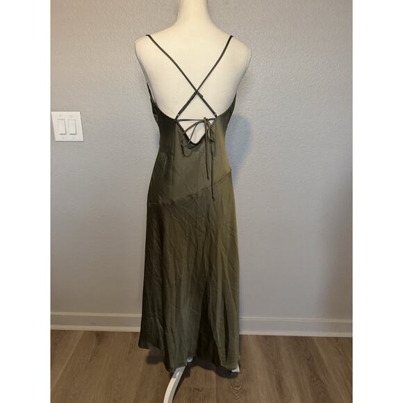New ASTR the Label Gaia Sage Green Midi Slip Dress Size M Cowl Neck - Picture 3 of 6